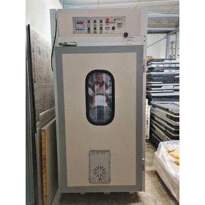 Incubadora usada de 1700 huevos con nacedora integrada de 600 huevos.