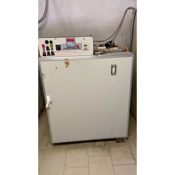 Victoria H6 schlüpft aus 900 Eiern