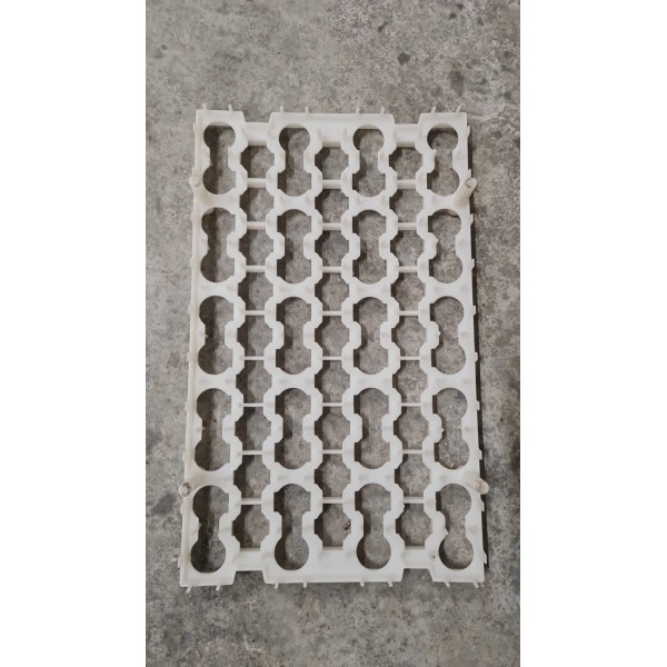 Bandejas Victoria usadas para 68 huevos