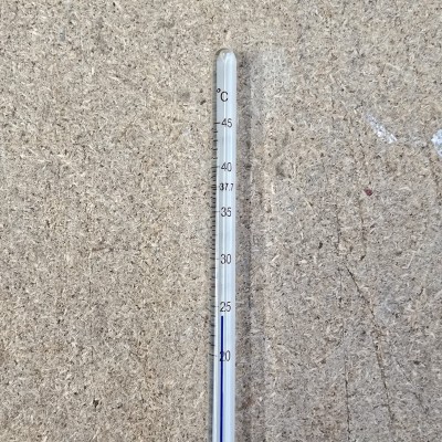 Fiem 70–110°F Thermometer Hygrometer for reading temperature and humidity