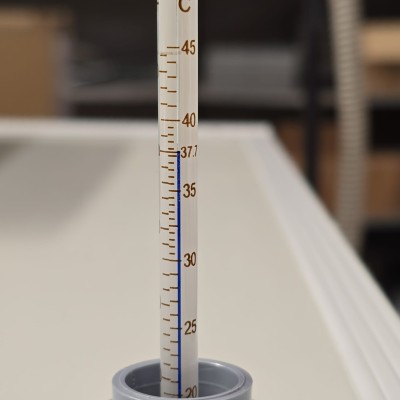 Fiem 70–110°F Thermometer Hygrometer for reading temperature and humidity